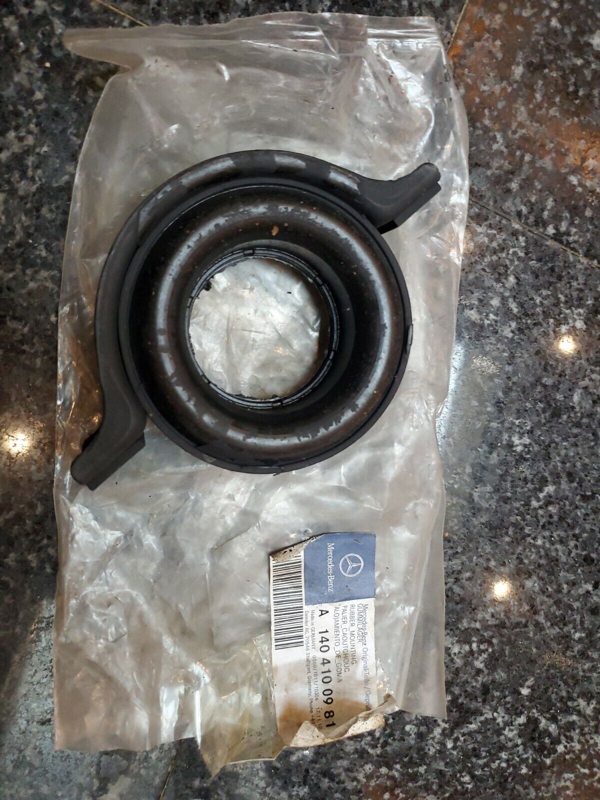 Mercedes center carrier bushing for drive shaft on 92 to 99 s600 1404100981 NEW