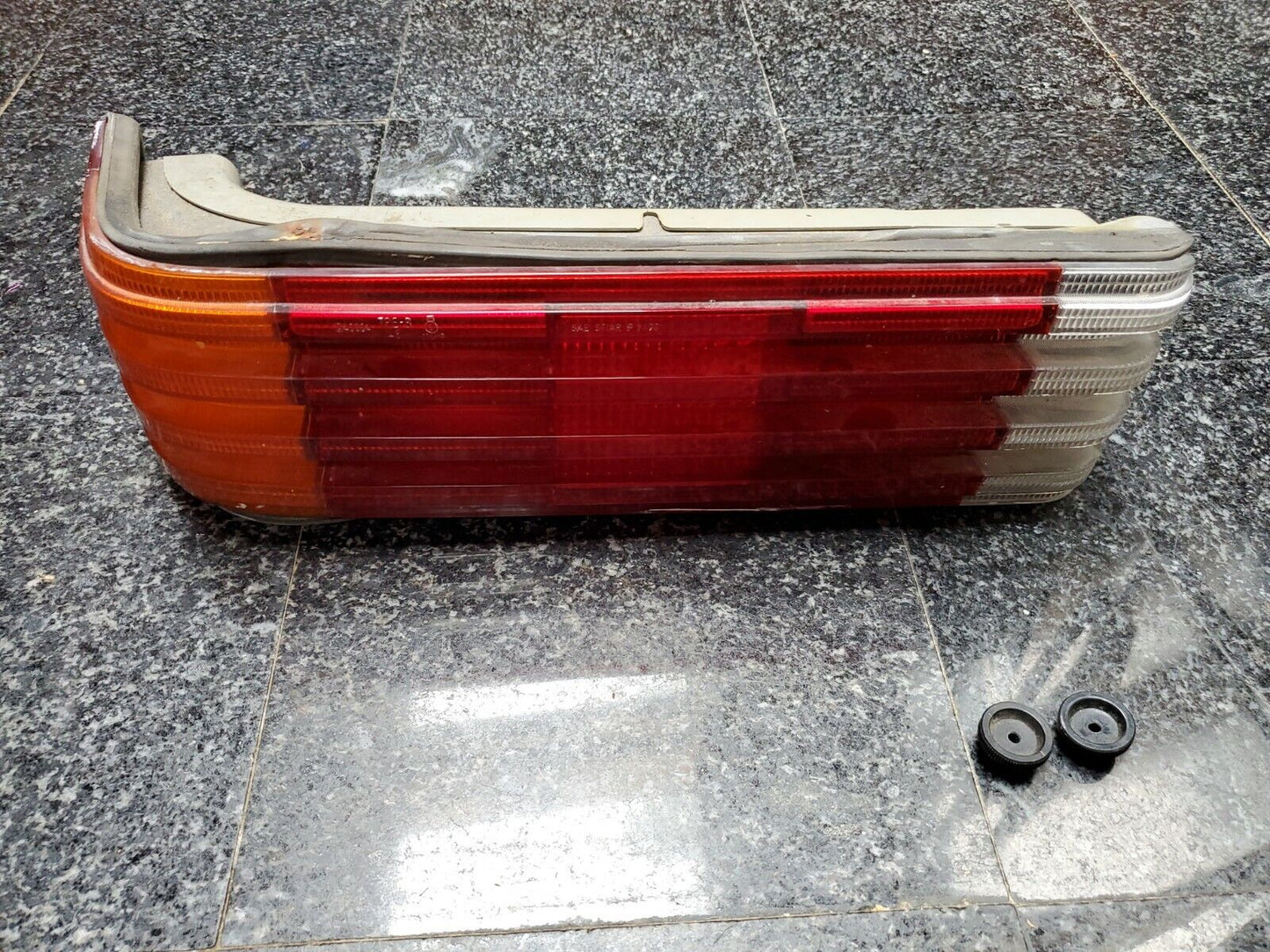 Mercedes 560SL Left tail Light Lens Assembly oem complete 71-89 R107 380SL 280SL