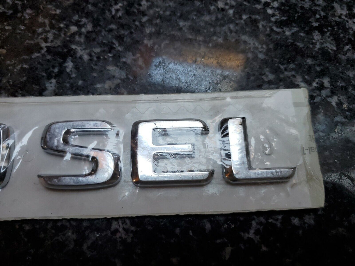 Genuine Mercedes W140 300SEL rear badge logo emblem A1408170715 new nos