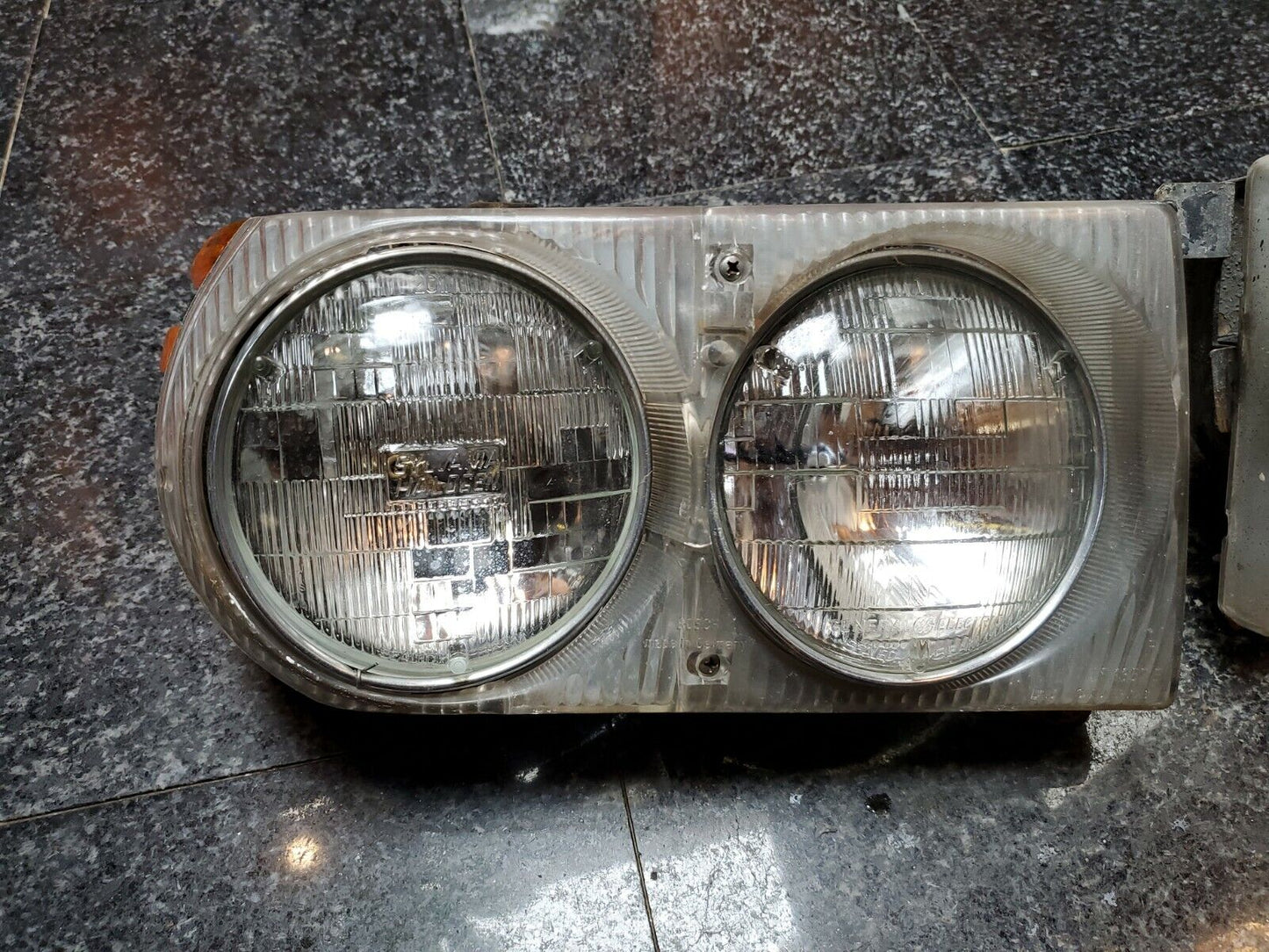 Mercedes 450SL headlight assembly left right complete 1305523034 1305523039 R107